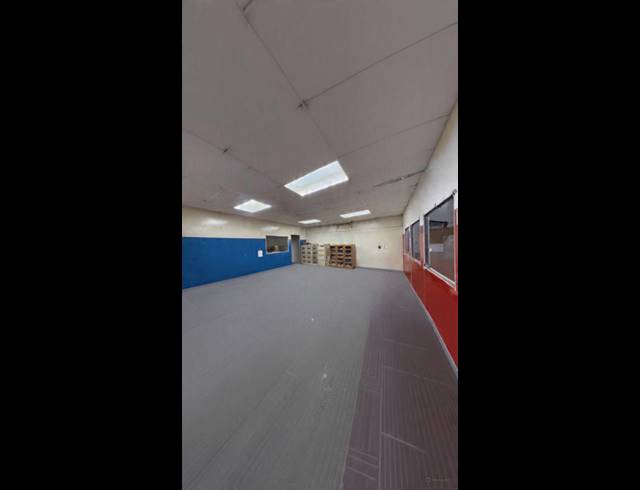 700M² SHOWROOM TO LET IN STAMFORD HILL